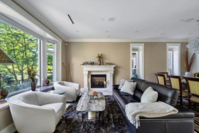 Luxurious Multi-Family Home in Vancouver West, 10 Mins Downtown